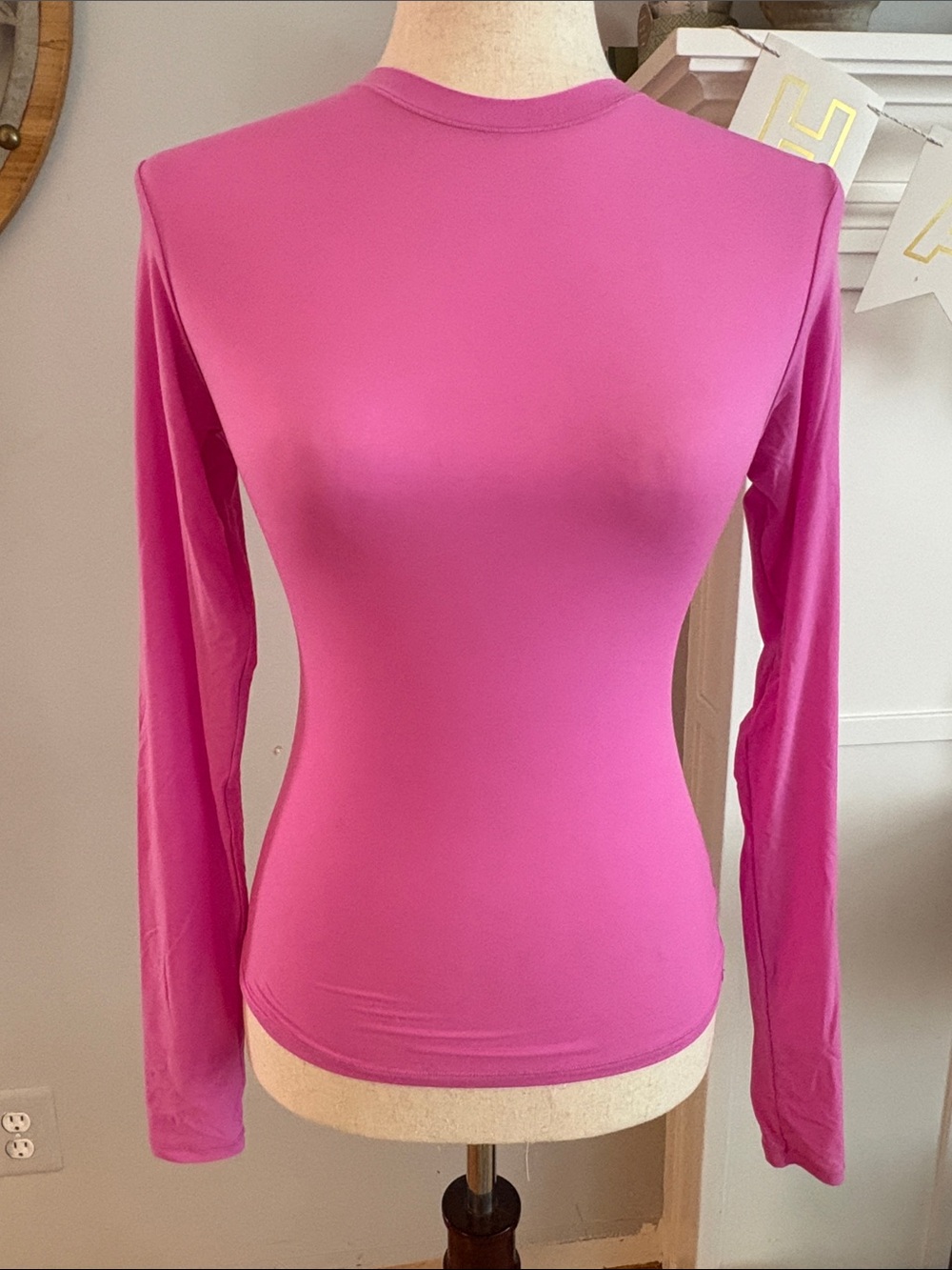SKIMS Fits Everbody Long-Sleeves T-shirt Neon Orchid Pink S